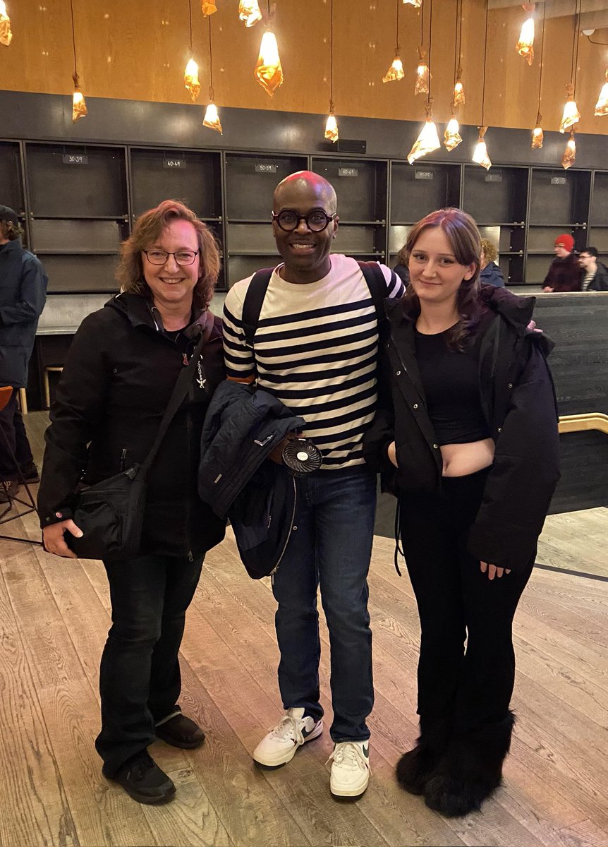 KatalinMDesign's tweet image. What an experience last night!!!
Sell your soul or whatever it takes but don't miss #GuysandDolls with this awesome cast at @_bridgetheatre @DanielMays9 @iamcedricneal