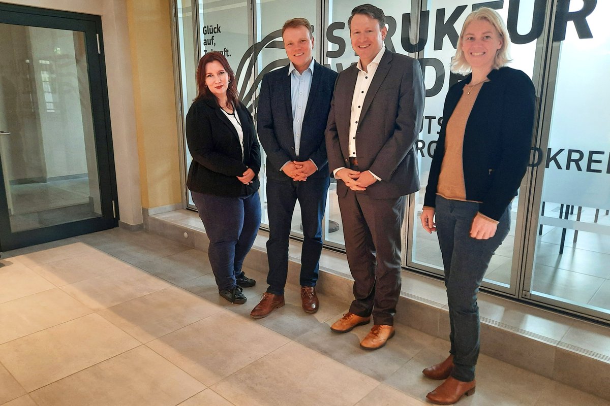 Kürzlich war die #WirtschaftsfoerderungBergstrasse in den Burgenlandkreis in Sachsen-Anhalt gereist, um der dortigen Wirtschaftsförderung SEWIG BLK mbH einen Besuch abzustatten. Es gab intensive Gespräche zu vielen Themen. t1p.de/s6tji #WirtschaftsregionBergstrasse