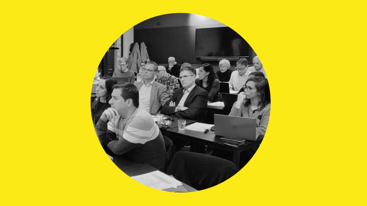 ORIENTING tweet media