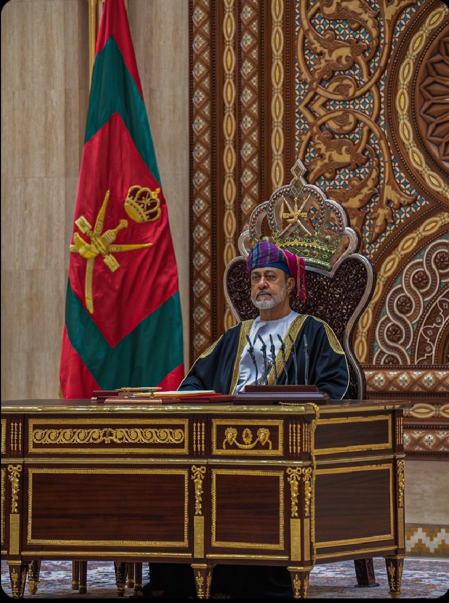 تشرفت بحضور إفتتاح دور الإنعقاد السنوي الأول لمجلس عمان.
وأنصتنا للنطق السامي الذي يحمل في مضامينه خارطة الطريق للفترة القادمة و التي تؤكد على مواصلة تحقيق الإنجازات وإستدامة التنمية الأقتصادية و الأجتماعية بما يعود بالنفع على الوطن و المواطن 
#دور_الانعقاد_السنوي_الأول