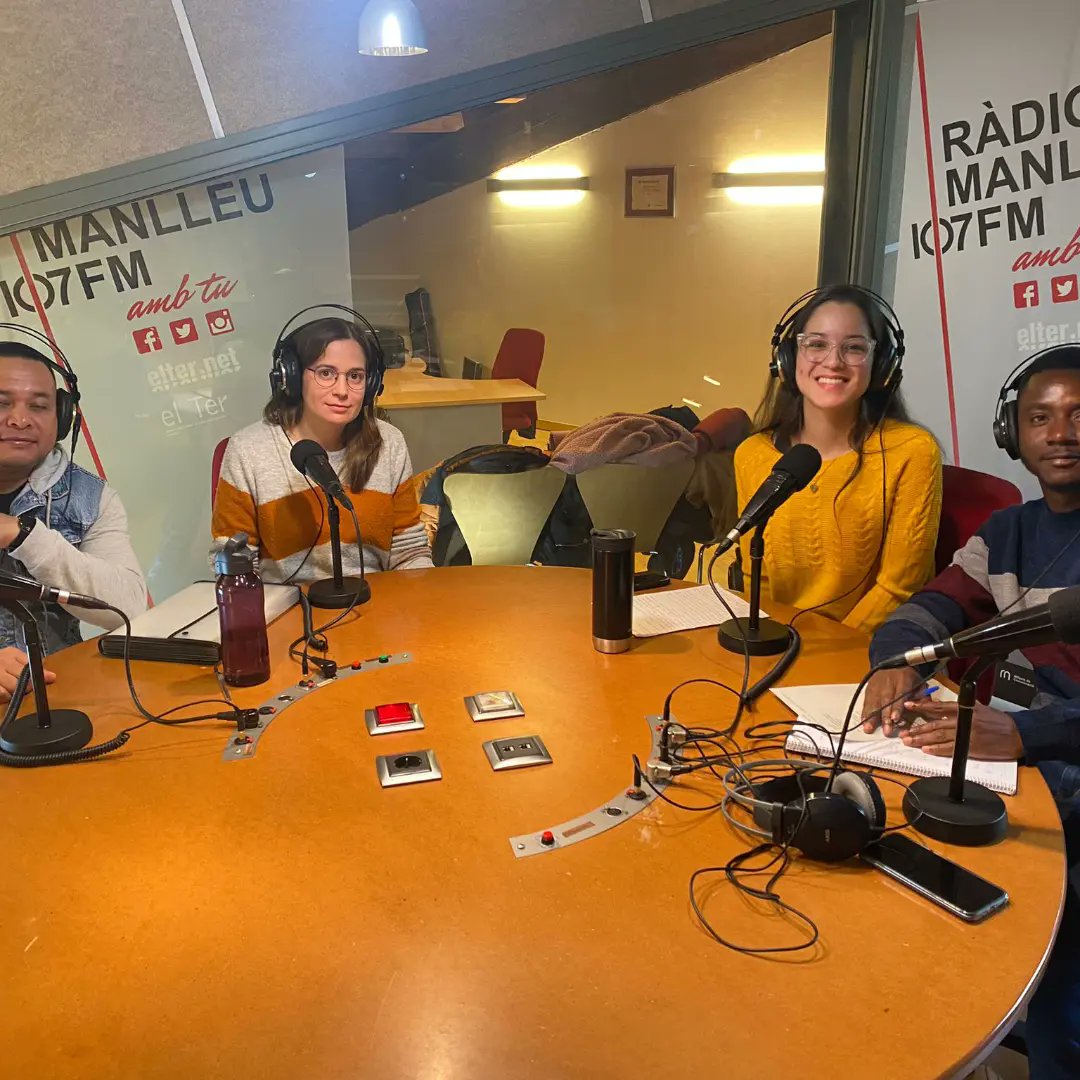📢Els alumnes de Bàsic 3 han visitat  <a href="/RadioManlleu/">Ràdio Manlleu</a> i han gravat el programa Manlleu Educa. 📻🎤🎙️
Els podreu escoltar ben aviat❗🎧📻