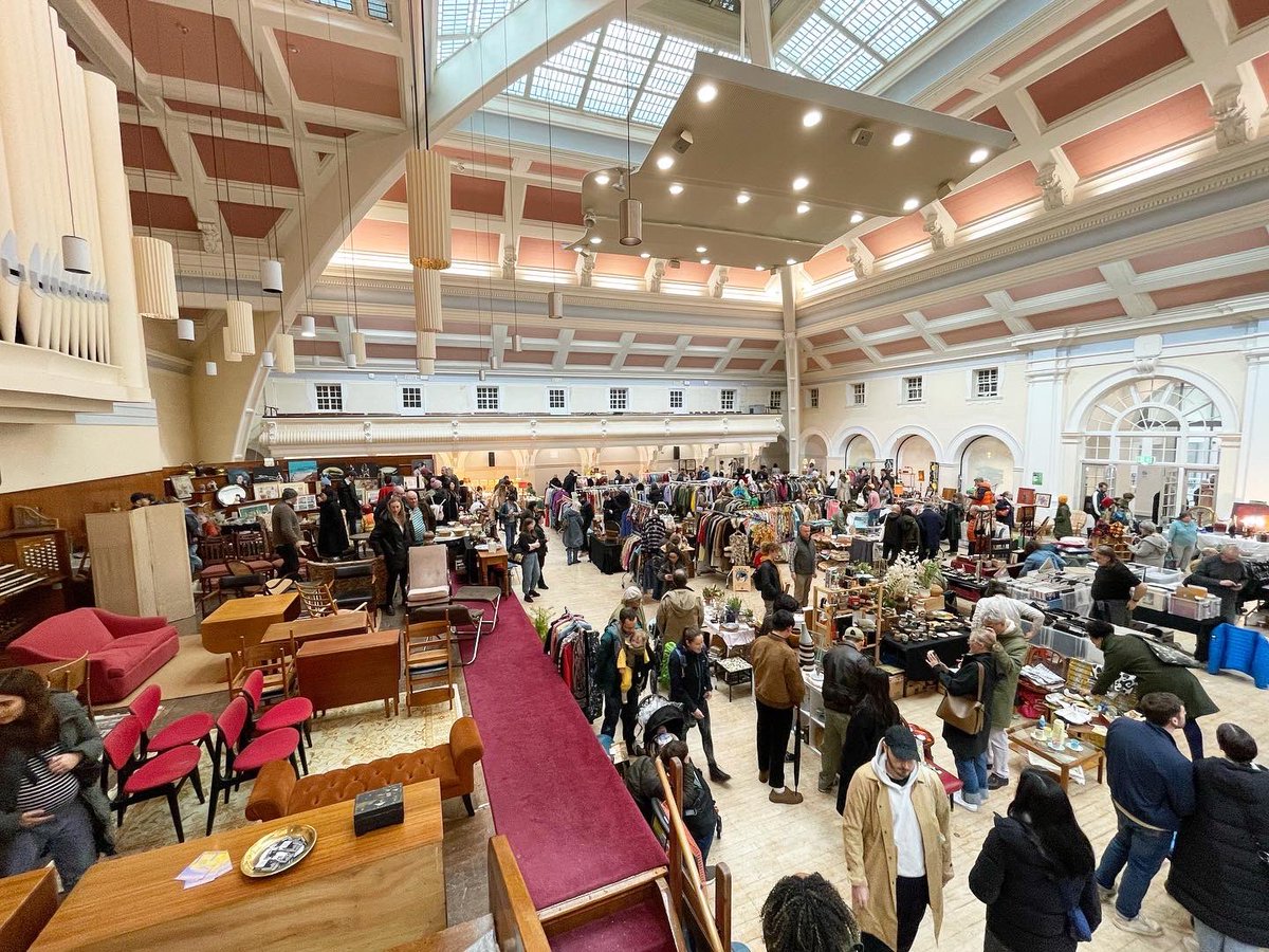 This weekend @GoldsmithsUoL in New Cross - So Last Century’s Vintage Fair Sat 18 & Sun 19 Nov, 11-4pm Mid 20th century furniture, lighting, decor, art, textiles, records, fashion. 50 hand-picked traders on each day. Entry £3, or £2 if you follow on X solastcenturyfair.co.uk