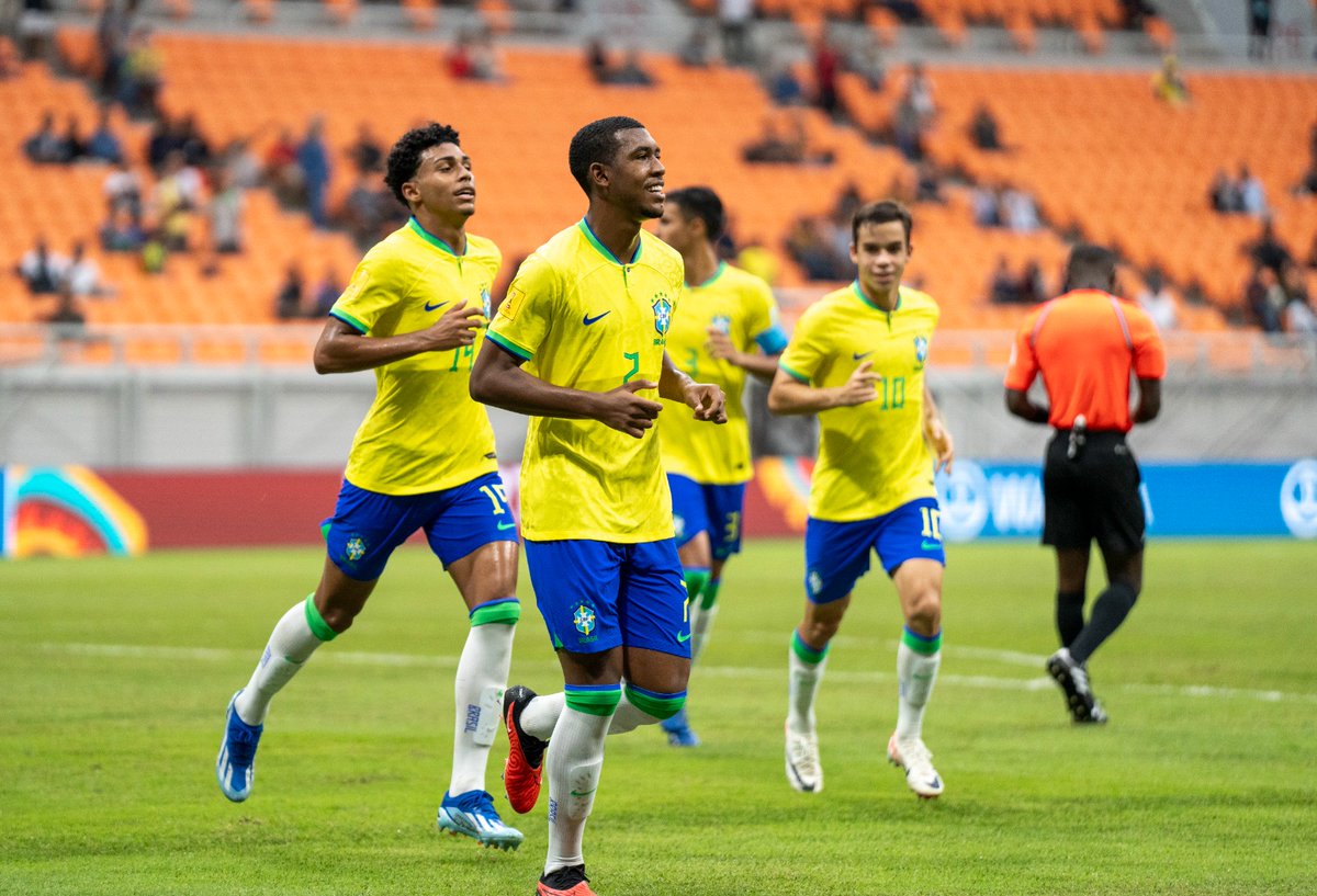 Brasil vence Espanha e já está nas oitavas - Confederação Brasileira de  Futebol