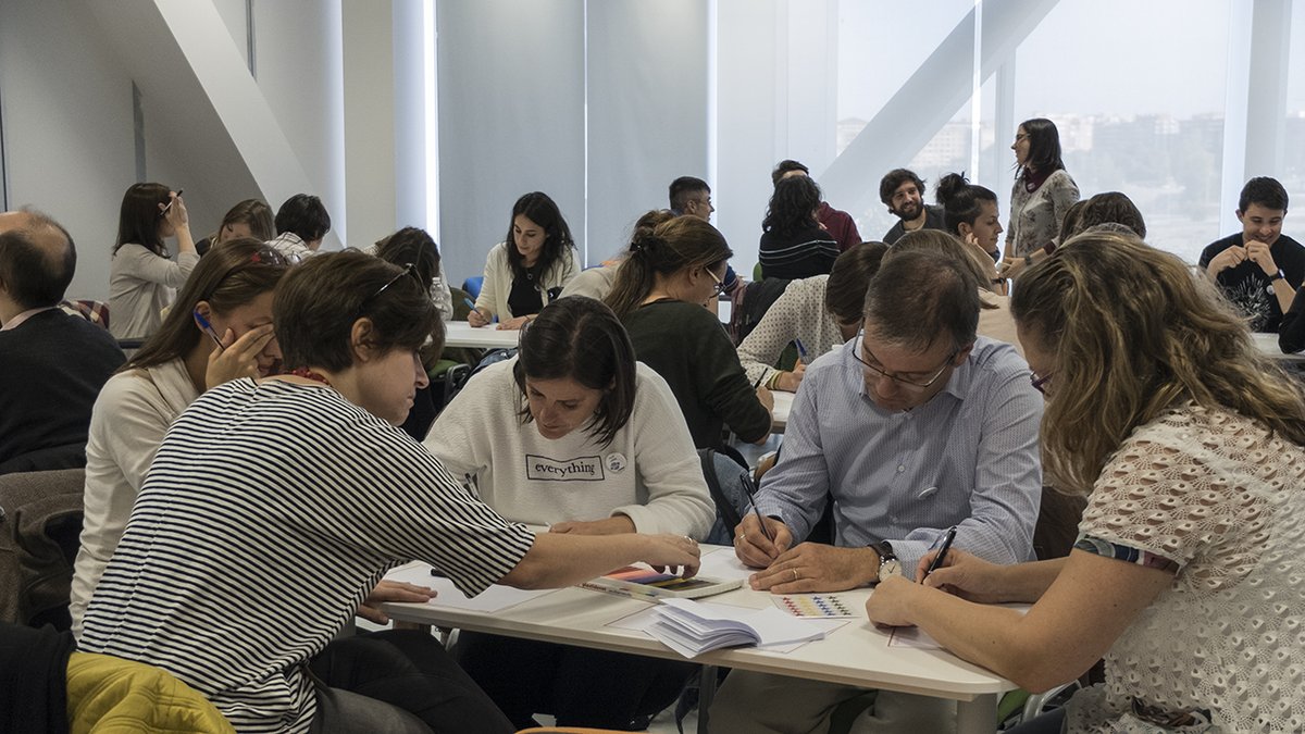 ¡Seguimos abriendo caminos para que la divulgación vaya más directa hasta su público objetivo! 🤩🙌

Talleres, espectáculos, simulaciones, experimentos, debate... ¿has visto todas las actividades de que estamos preparando en esta edición de #DmasI2023? etopia.es/evento/jornada…