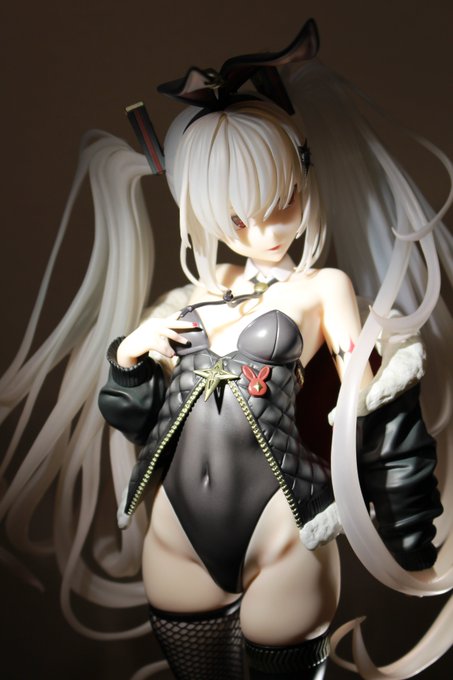 ロケットボーイさんからノアのサンプルをいただきました。
髪の躍動感と細かい装飾まで再現していただいて最高です!!

肌の透明感と前髪から覗く鋭い目が良すぎる…! 