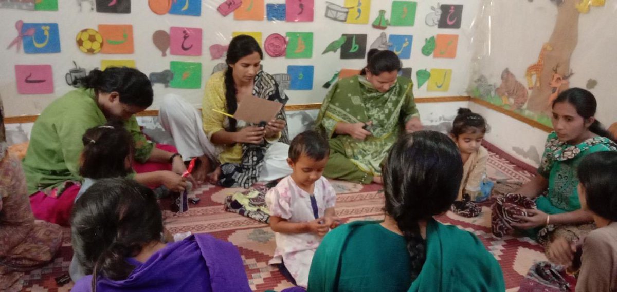 RFInterventions's tweet photo. From vibrant traditional attire to engaging cultural activities, the young learners at Rupanin Foundation's ECD Center in Hyderabad, Sindh, showcased the rich culture of the Sindh province.
#ECD #Sindh #sindhculture #rupanifoundation https://t.co/9oy4hyeS9W