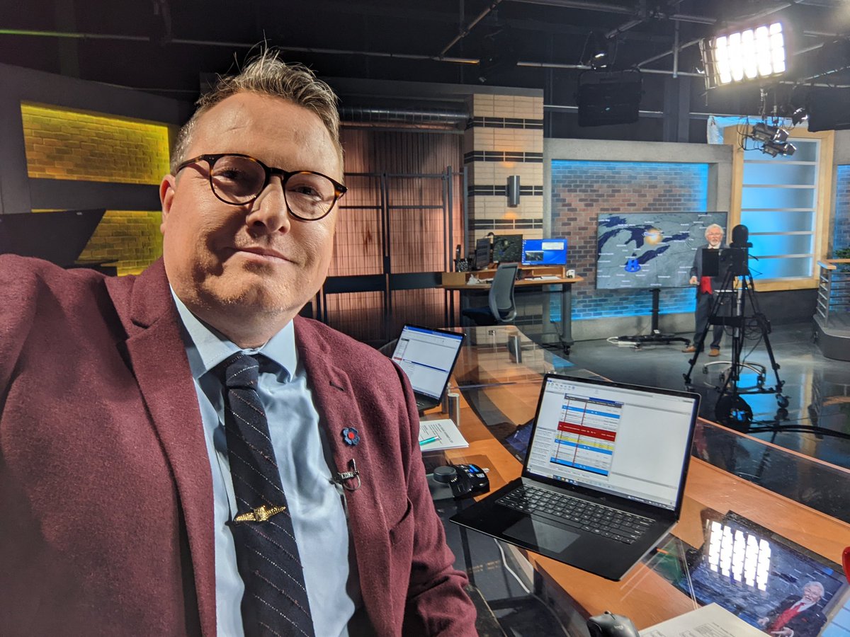 The <a href="/CHCHNews/">CHCH News</a> Weekend Team is propping up the <a href="/morninglive/">Morning Live</a> Team for the second day in a row! Weekend News Team Assemble!!!!