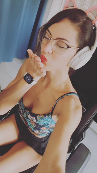 On!   https://t.co/dAb7ban3GE https://t.co/hiiTW973rA