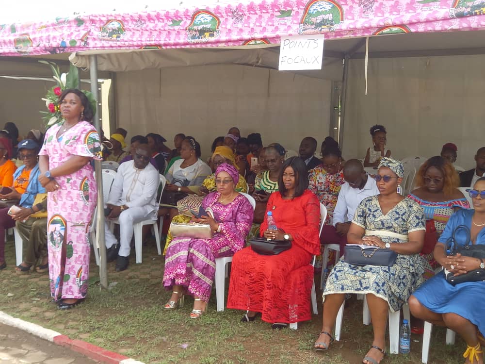 RR_IAI_Abanda's tweet photo. Une journée inspirante hier au lancement du salon régional de la femme rurale ! Aujourd'hui, nous commençons une formation aux TIC pour 150 femmes rurales au Palais des Sports de Yaoundé. Ensemble, soutenons l'autonomisation des femmes par les TIC.
#FemmeRurale #TIC #Empowerment https://t.co/LeJeZAYjFj