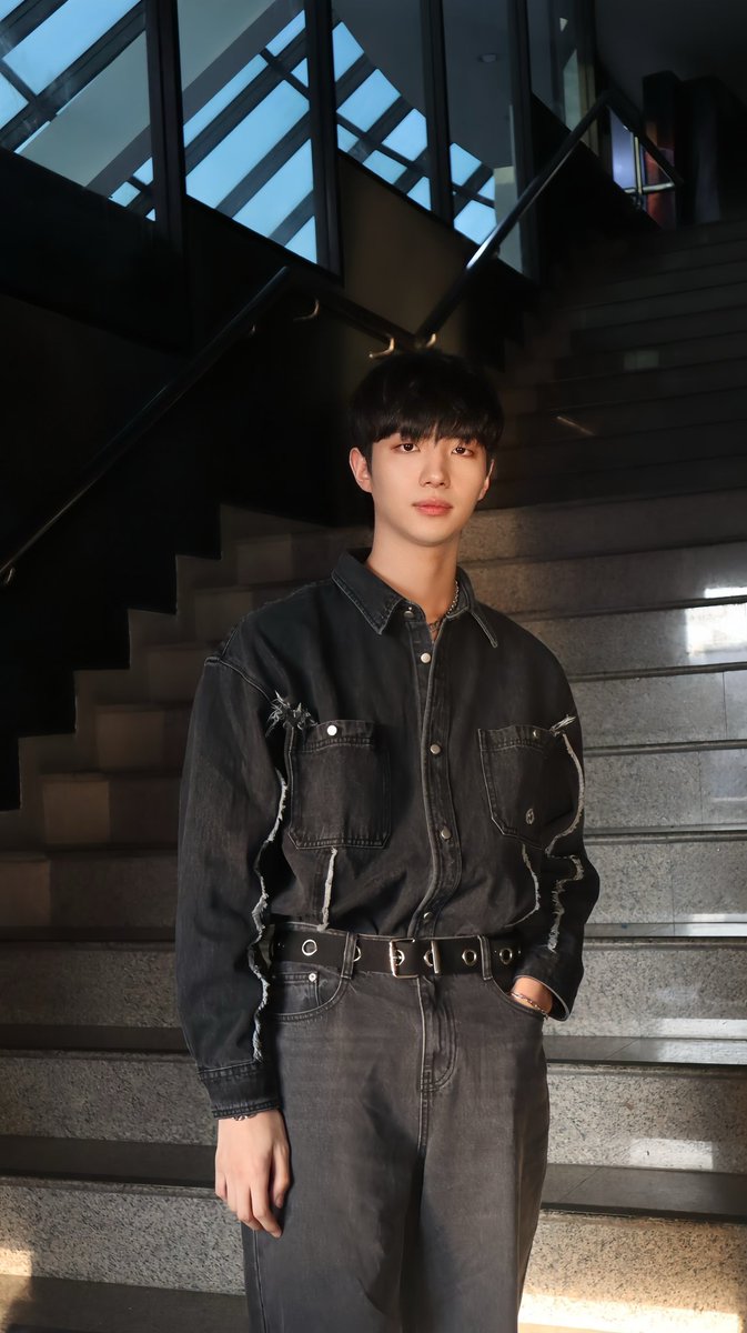 The7_official's tweet photo. THE7 at UTCC OPEN HOUSE 2023
Special thanks to ALAND TH & Urban Revivo Thailand for outfits
#ALANDTH #ALANDER
#URBANREVIVOTH
#URCOMMUNITY #WEARER
#THE7 #THE7_th
#YONGKWON #YUNMIN
#YOYOthanawin
#UTCC #เด็กหัวการค้า
#มหาวิทยาลัยหอการค้าไทย
#UTCCOPENHOUSE2023 https://t.co/kncK2kjrTo