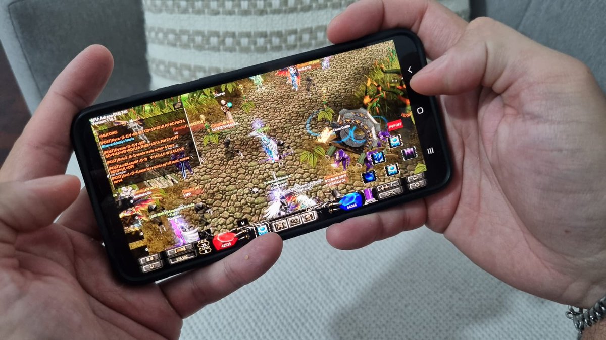 argonlegend_'s tweet photo. El MU de Argentina, con +15 años de trayectoria hoy te trae el juego a tu teléfono celular! 📱

⚔️ Versiones clásicas: 99B y Season 3
🎮 Multi-plataforma (Mobile + PC)
🔥 +1000 jugadores reales conectados por día
🙌 Comunidad activa, desafíos y diversión asegurada

#mumobile https://t.co/SRUW3zFOiz