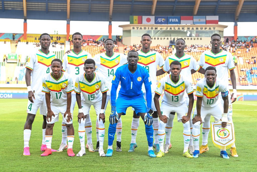 peter_kaluba's tweet photo. Wynik mówi wiele o różnicy między zespołami U17 🇸🇳4:1🇵🇱
Oglądam w #Dakar ⚽️z bliska i ci co sugerują, że Senegalczycy są de facto starsi niż U17, są w błędzie. Są od 🇵🇱po prostu lepsi sportowo, mentalnie i fizycznie.
Gratulacje🇸🇳 @Fsfofficielle
#SENPOL #POLSEN #FIFAWCU17 https://t.co/g6pRoODT4v