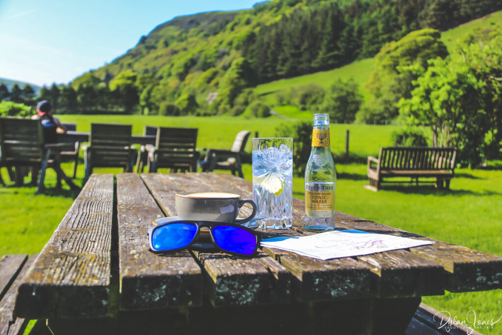 "An unspoilt landscape of rolling hills, babbling streams and bluebell woods in a quiet corner of North East Wales, the Ceiriog Valley is a joy to explore."

Come and explore.

(Dylan/Shoot from the trip)
📷 @shootfromthetrip