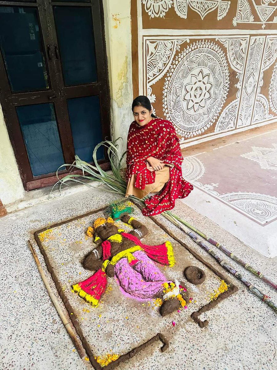 pooja_Awana_IPS's tweet photo. #goverdhan pujan 🙏 https://t.co/0rgt1lUMJ3