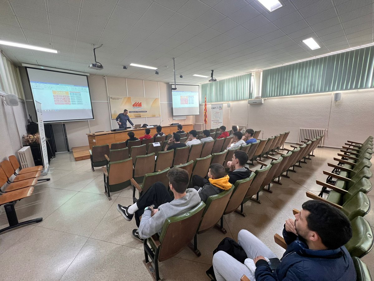 mobilitatINSPM's tweet photo. Avui segona sessió informativa pels alumnes interessats a fer una mobilitat a l'estranger el present curs amb el programa Erasmus+ @insperemartell @FpMobilitat https://t.co/oVSmIk0q39