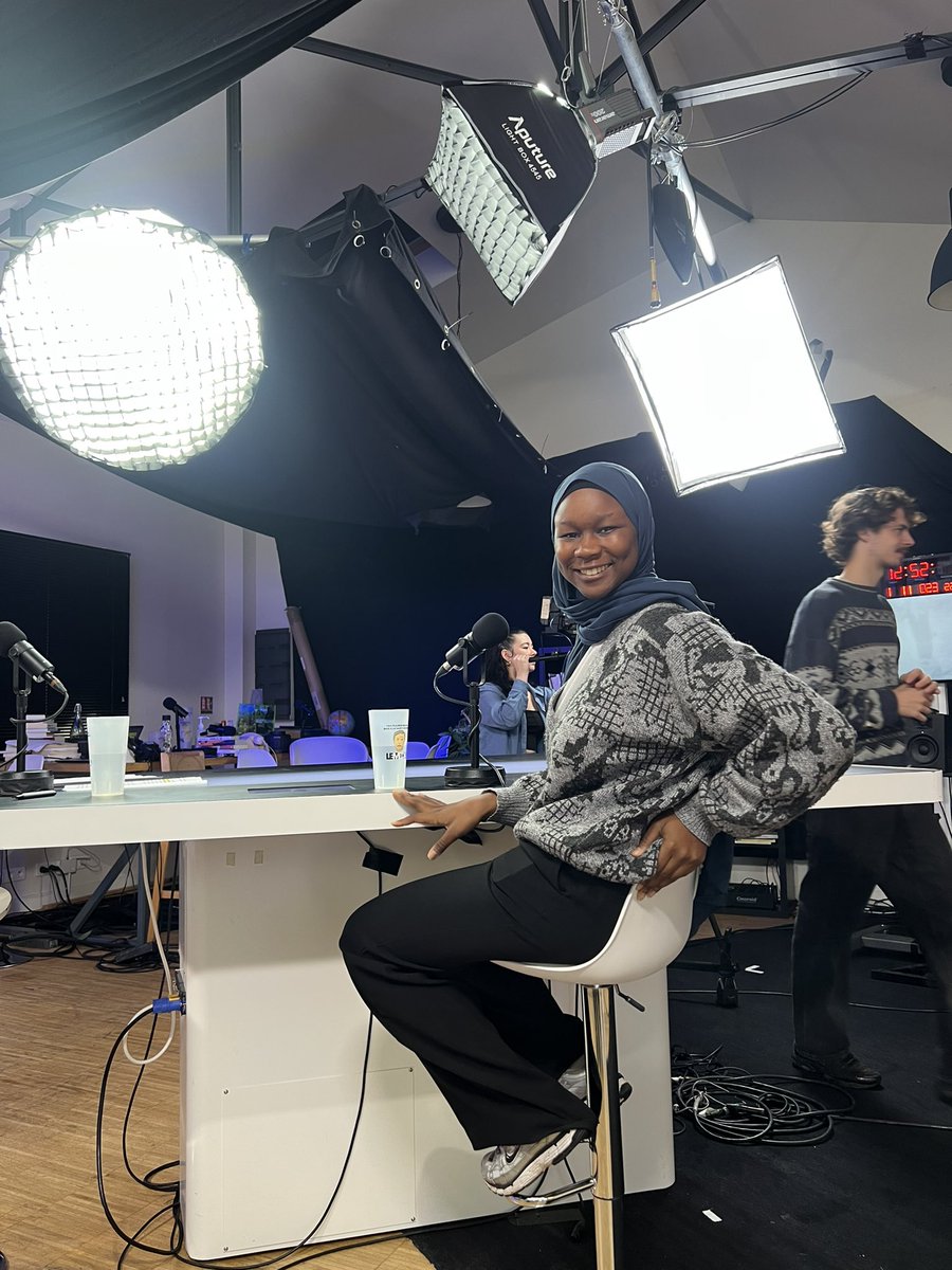 La plus belle rédac de France, ça bouge pas 👑