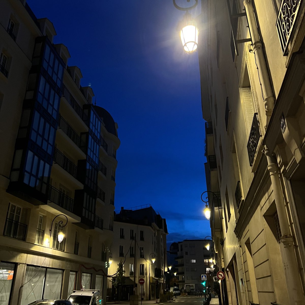 [#건희]
In Paris🇫🇷