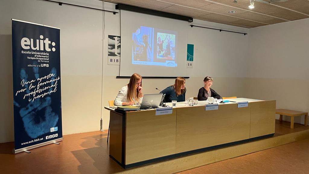 OCCARE (@occare_euit) on Twitter photo Una sessió emocionant: resiliència, activisme i molta força. Moltes gràcies <a href="/pilarduque78/">Pilar Duque</a>, <a href="/NuriaCodern/">Núria Codern Bové</a> i <a href="/IolandaArbiol/">Iolanda Arbiol</a> #SetmanadelaCiència Una sessió emocionant: resiliència, activisme i molta força. Moltes gràcies <a href="/pilarduque78/">Pilar Duque</a>, <a href="/NuriaCodern/">Núria Codern Bové</a> i <a href="/IolandaArbiol/">Iolanda Arbiol</a> #SetmanadelaCiència
