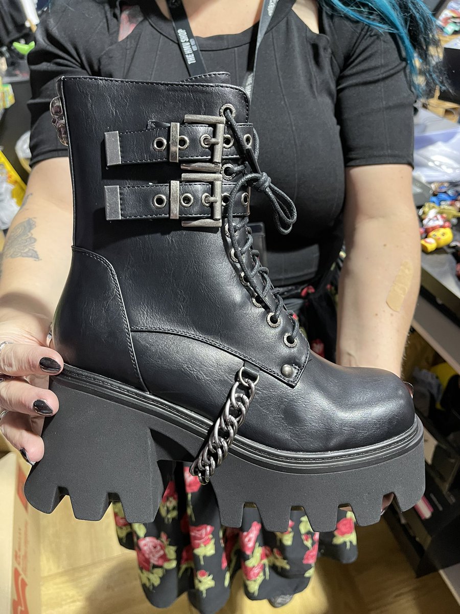 hmvExeter's tweet image. ‼️ New Arrival ‼️ We are now stocking a few different shoe &amp;amp; boot designs from @lamodatakeover. #Lamoda #Boots #Shoes #Alternative #Goth #Metal #hmvForTheFans