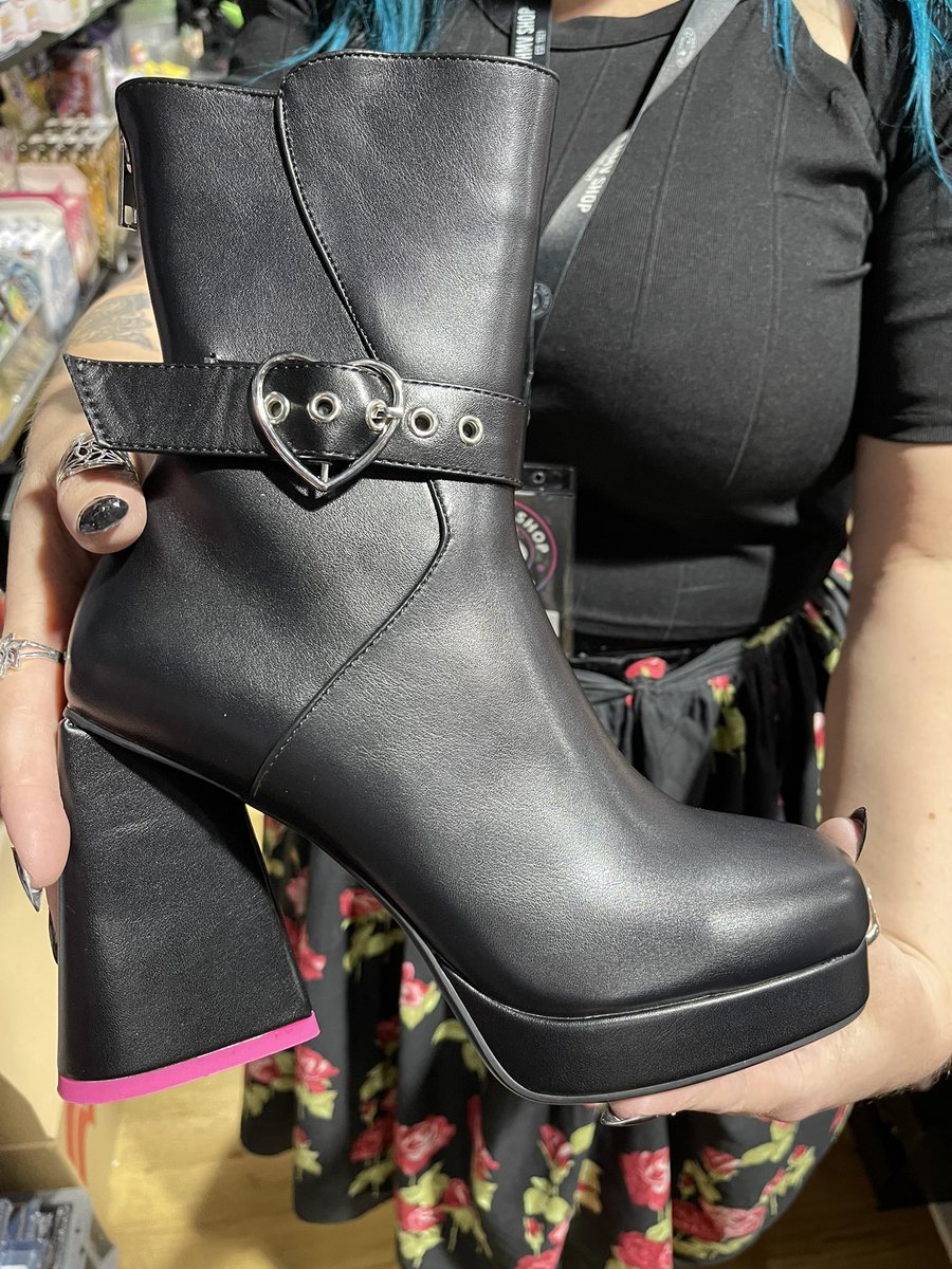 hmvExeter's tweet image. ‼️ New Arrival ‼️ We are now stocking a few different shoe &amp;amp; boot designs from @lamodatakeover. #Lamoda #Boots #Shoes #Alternative #Goth #Metal #hmvForTheFans