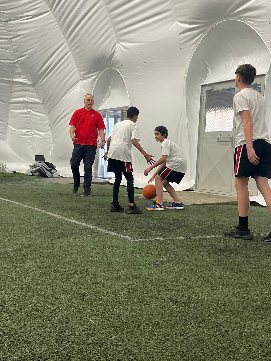 Our pupils are having an amazing day and the <a href="/jrnbawales/">JrNBAWales</a> draft! They were chosen to demonstrate a pick and roll during the lecture 🏀👏 <a href="/StCyresSchool/">St Cyres School</a> <a href="/CyresYr8/">St Cyres Year 8</a>