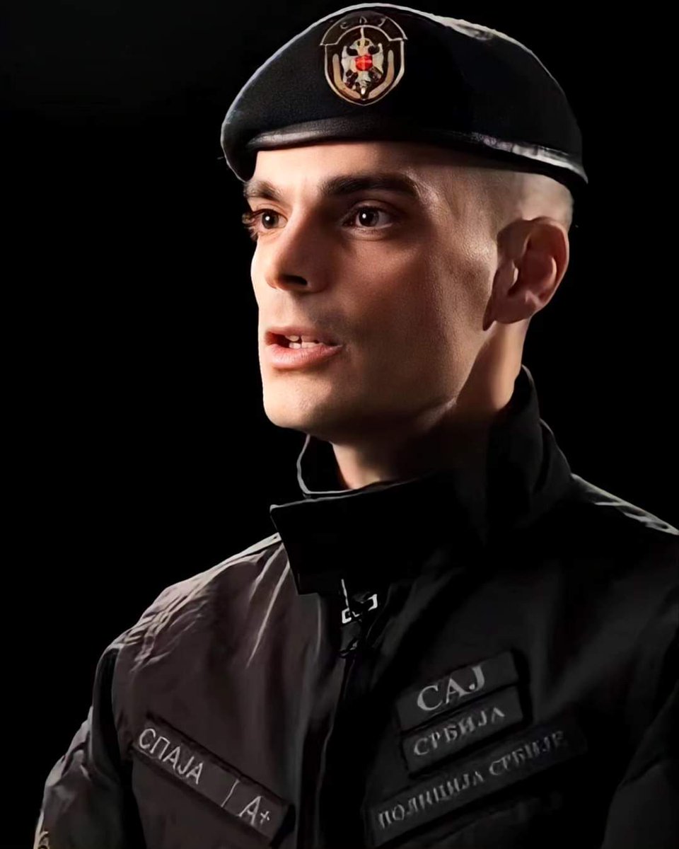 Добро погледајте овог момка. 
Јовица Спајић, српски ултрамаратонац победио је на једној од најзахтевнијих трка на свету, која се одржава на Аљасци. За 7 дана, 4 сата и 29 минута прешао је 565 километара док је температура у току трке била и -20°Ц 
🔽