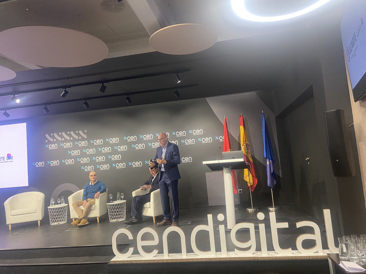 #cendigital <a href="/Lizarte_SA/">Lizarte S.A.</a> pone el foco en las personas. Claves del éxito para abordar la #TD.
➡️ Equipo # ➡️ Tecnología ➡️ Ayuda externa. “Apostar por la nueva cultura del dato”
#competitividad #empresas