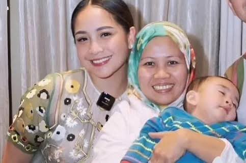 badmnc's tweet image. My family my adventure

Mama gigi @oplcsan 
Gendong yg bnr @zaynmaeliKW1