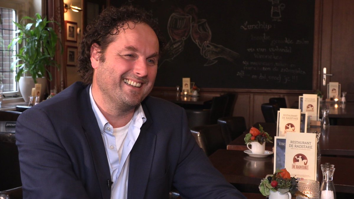 VIDEO | VVD'er Erik Haverkort uit Eefde wil bouwen, bouwen, bouwen in de Achterhoek. 'Het is hier veiliger dan in het drassige westen' bitly.ws/32hM2