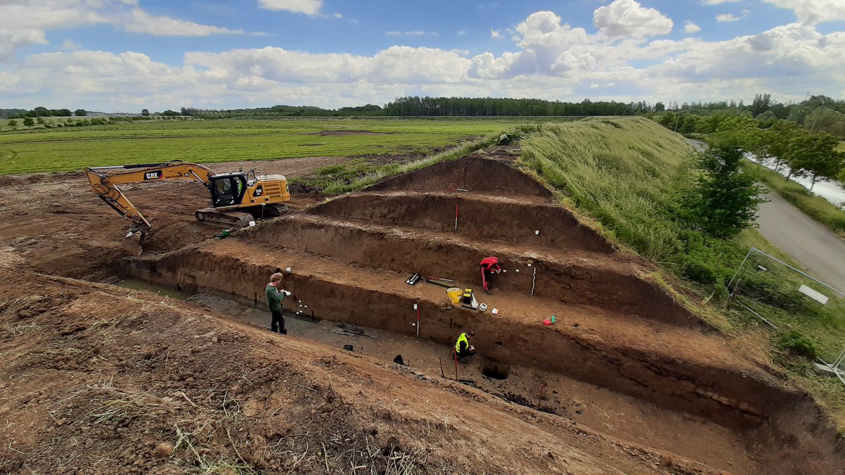 We are looking for a post-doc to strengthen our #Earthwork team! Great opportunity to develop and apply #OSL methods for Dutch earthworks. Please RT! Post-doc in luminescence dating of earthworks - human landscape modifications in the spotlight wur.nl/nl/vacature/po… via @WUR
