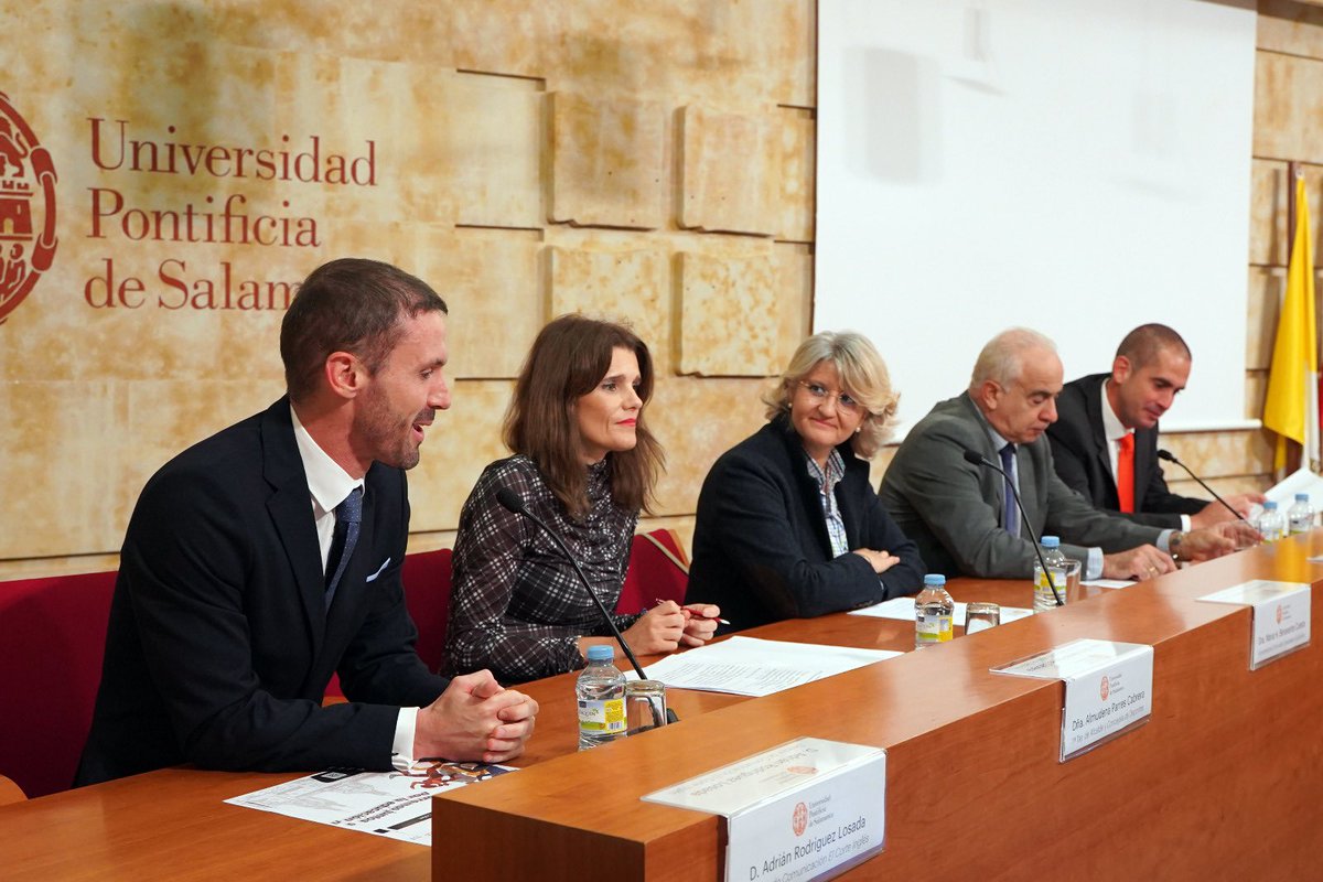upsa's tweet photo. 🏃🏻 La #Universidad ha presentado hoy la VIII edición de la #Carrera San #Silvestre Universitaria, que tendrá lugar el 25 de noviembre bajo el lema 'Corremos juntos por la #Educación' 👟 Si quieres ampliar la información e #inscribirte, pincha aquí: https://t.co/eaIxMw5w6w https://t.co/LB9mb3Huau