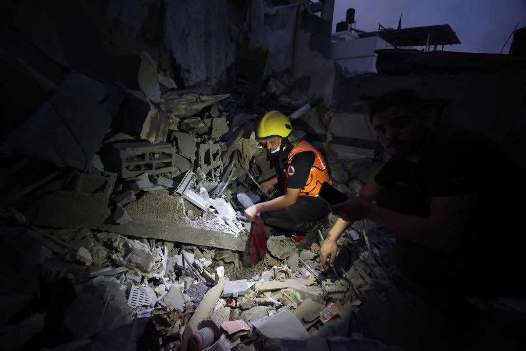 Timesofgaza's tweet photo. The lsraeli aggression on Gaza Strip continues for the 39th consecutive day, November 14th. https://t.co/f1j0gVqryB