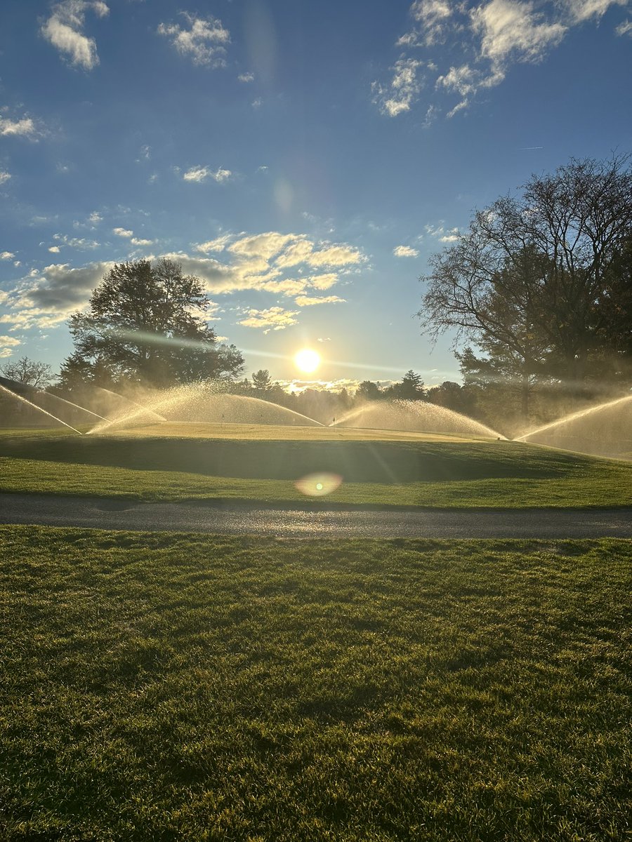 OGCgrounds's tweet image. By now, we’re usually winterizing the irrigation system. Mother Nature has had different plans for us with below average moisture. The benefit is, great fall golf! @Gmanos86 @USGAGrnSection