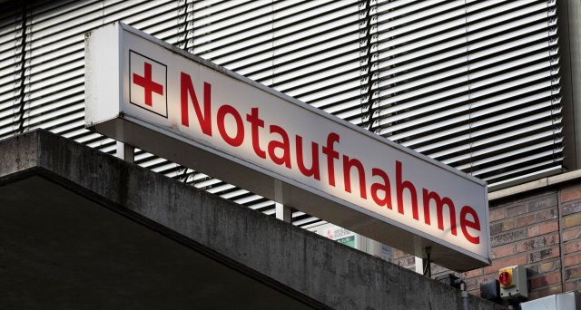 Dt_Aerzteblatt's tweet photo. Notfallreform: Rund 730 integrierte Notfallzentren benötigt: Berlin – Bundesweit bräuchte es für eine flächendeckende Notfallversorgung künftig etwa 730 integrierte Notfallzentren (INZ). Das hat eine Simulation des… https://t.co/TYRCdvmfqn #Notfallreform #Notfallzentrum https://t.co/eVWFIKUgT0