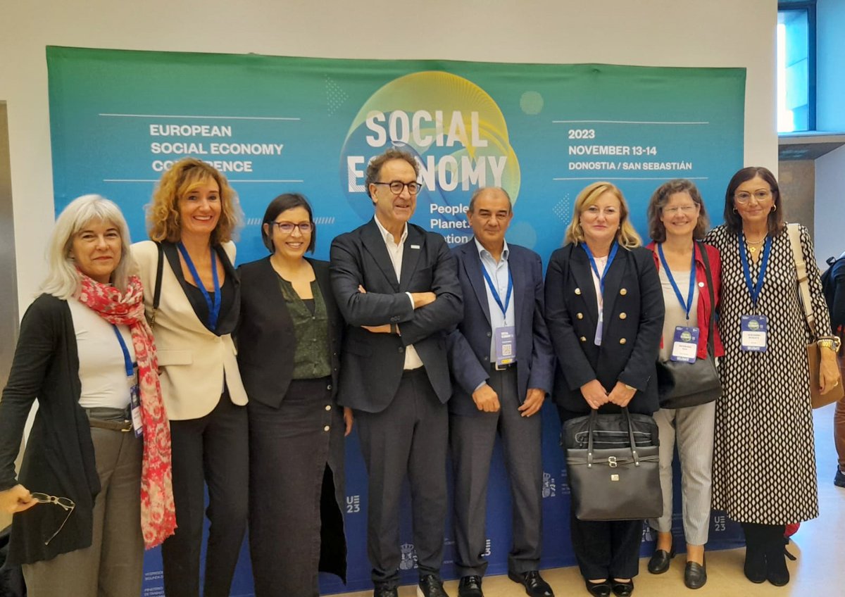 El CIRIEC con @empleogob @SocialEcoEU @CEPES2 @COPACOGECA @CoopsAgroES @esMONDRAGON... Juntos por el #cooperativismo y la #EconomíaSocial española y europea, estos días en #DonostiaCapitalEconomiaSocial en el marco de la Conferencia Europea