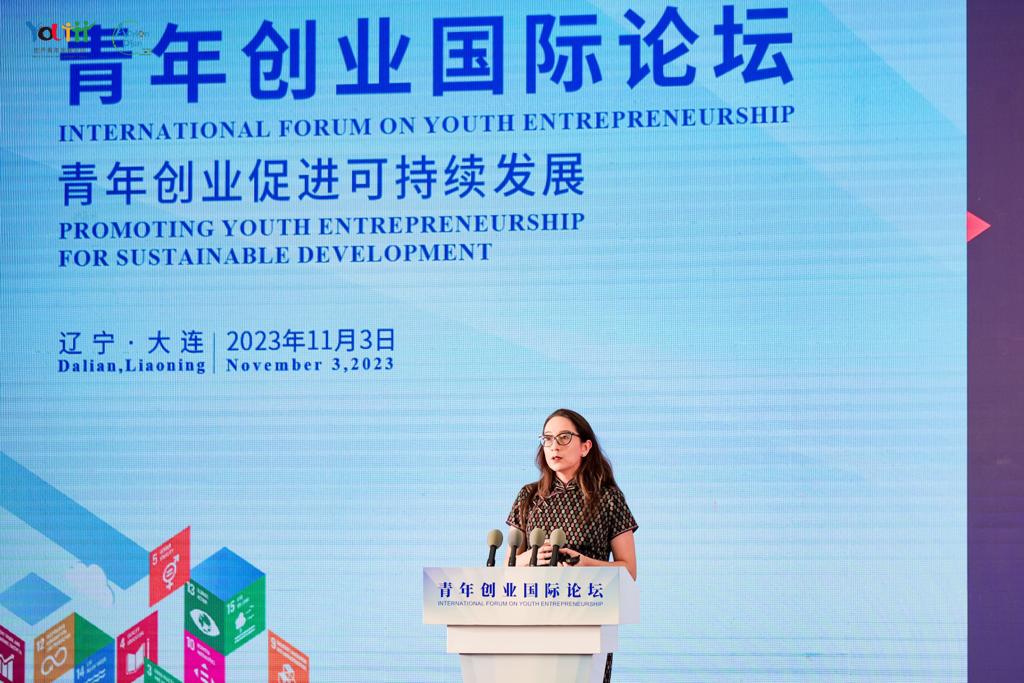 Susana_puerto's tweet photo. Soon our attention turned to Youth Entrepreneurship as the Dalian City opened its doors to our joint @club_kab - @ilo Campus. ILO-trained experts (like @SadafAbid3) shared experiences on entrepreneurship education. I was thrilled. We went overtime but did not feel it pass. (8/10) https://t.co/kQrsyTvhmI