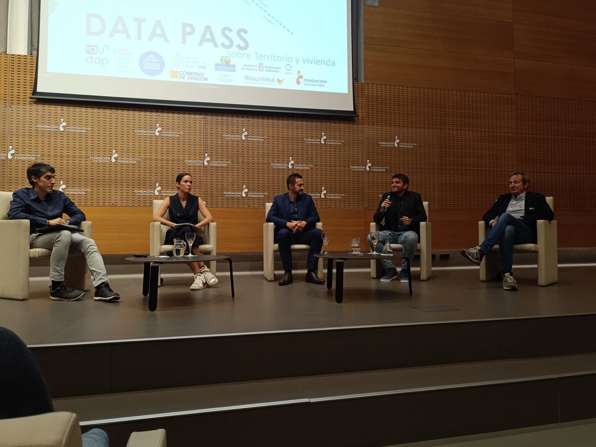 IGEAR_Aragon's tweet photo. Nueva intervención del #IGEAR en la sede @FundCajaNavarra
Mesa de debate sobre el proyecto #Datapass: Territorio y Vivienda. Retos y Estrategias, cuyo tema es el "Acceso e intercambio de información"
#Nasuvinsa @gob_na @Gob_eus @audap_org @departement64 @GobAragon @galactero https://t.co/foXMh8U50v