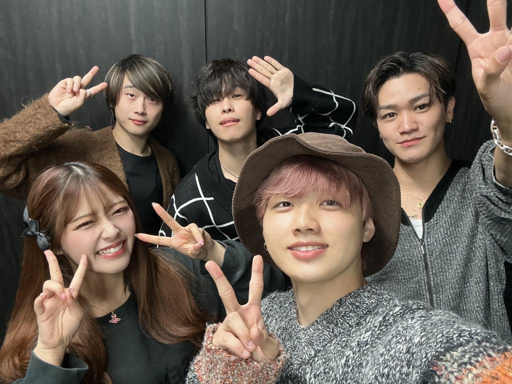 【❤️‍🔥大大大告知❤️‍🔥】

11/21(火) 19:00～ 海老名駅にて、

／
⚡️YouNique × まるり…路上ライブをします!!!!⚡️
＼

この貴重な瞬間にぜひ、足を運んで頂けたら嬉しいです！
お待ちしております！

#救い糸 #YouNique #まるり