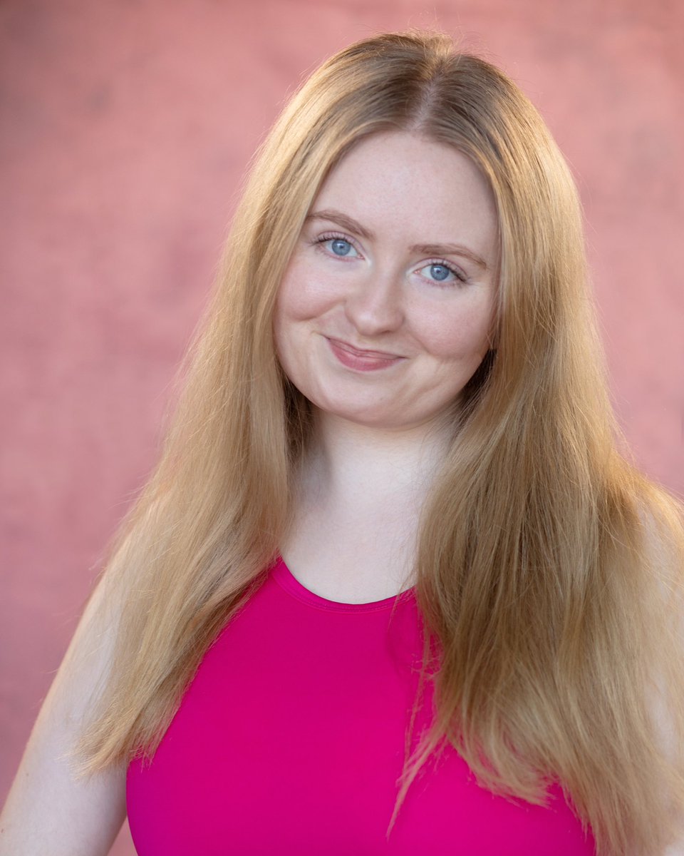 Lovely and hilarious Heledd Howells came for a headshot session. Lovely final choices.  I offer four images as part of the package.Some clients choose extras on top.  I keep your images on file for two years so you can always choose different ones later if you fancy a refresh.  X