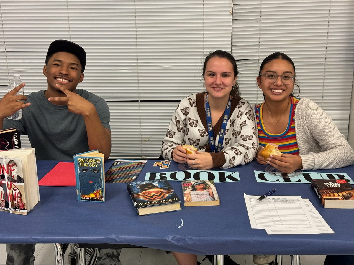Thank you to our cabinet members from the Chess Club and Book Club Buddies for spreading the word at our Magnet Open House on 11/9! <a href="/eastwakehs/">East Wake iTech and Design Magnet High School</a>