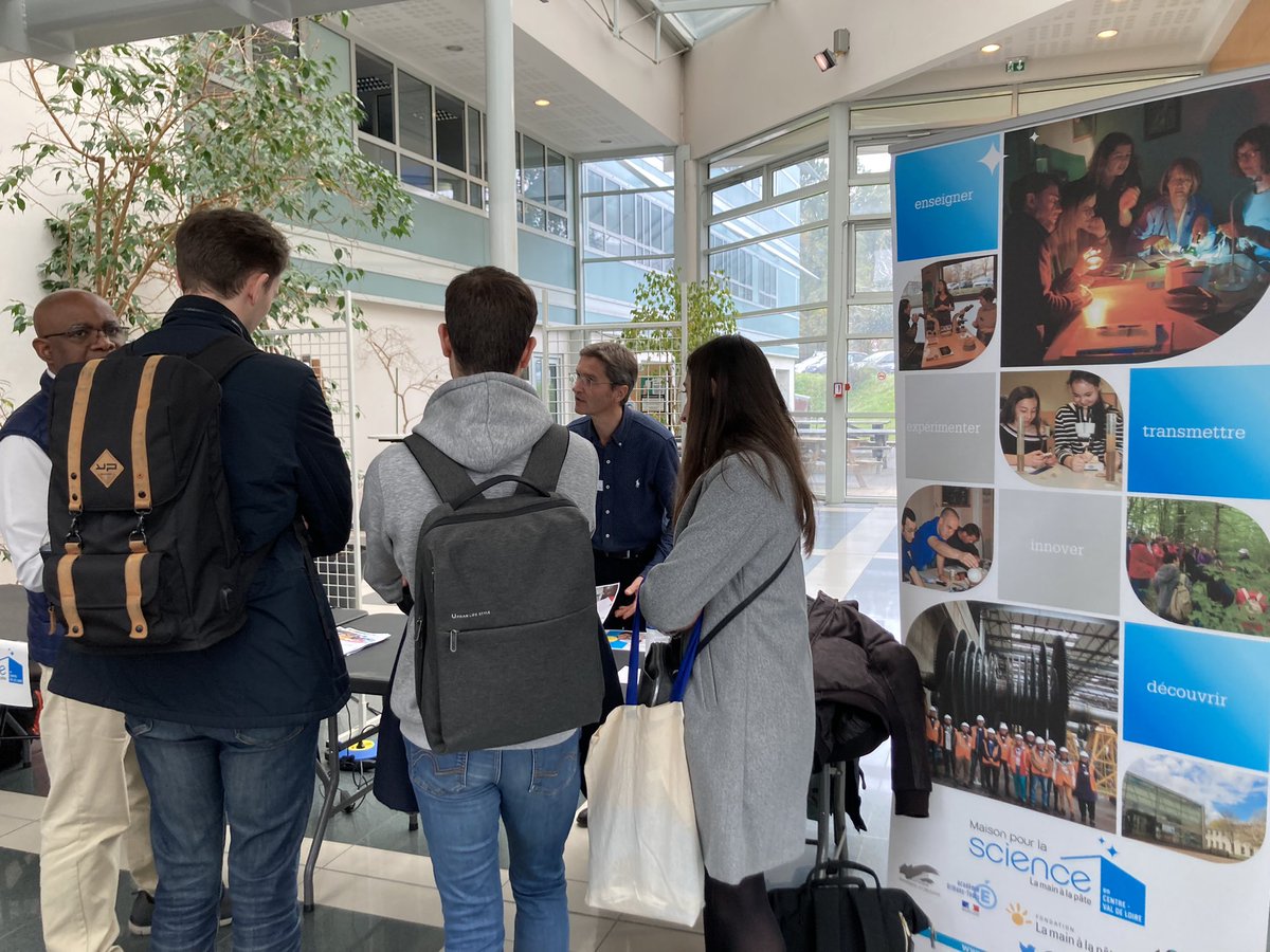 MPLS_CVL's tweet photo. Journée de rentrée de l’école doctorale de l’@Univ_Orleans : les doctorants découvrent les dispositifs partenaire scientifique pour la classe #PSPC et les collèges la main à la pate @CLamap_CVL. #expert #interventionenclasse #cointervention https://t.co/VPKZWHSvps