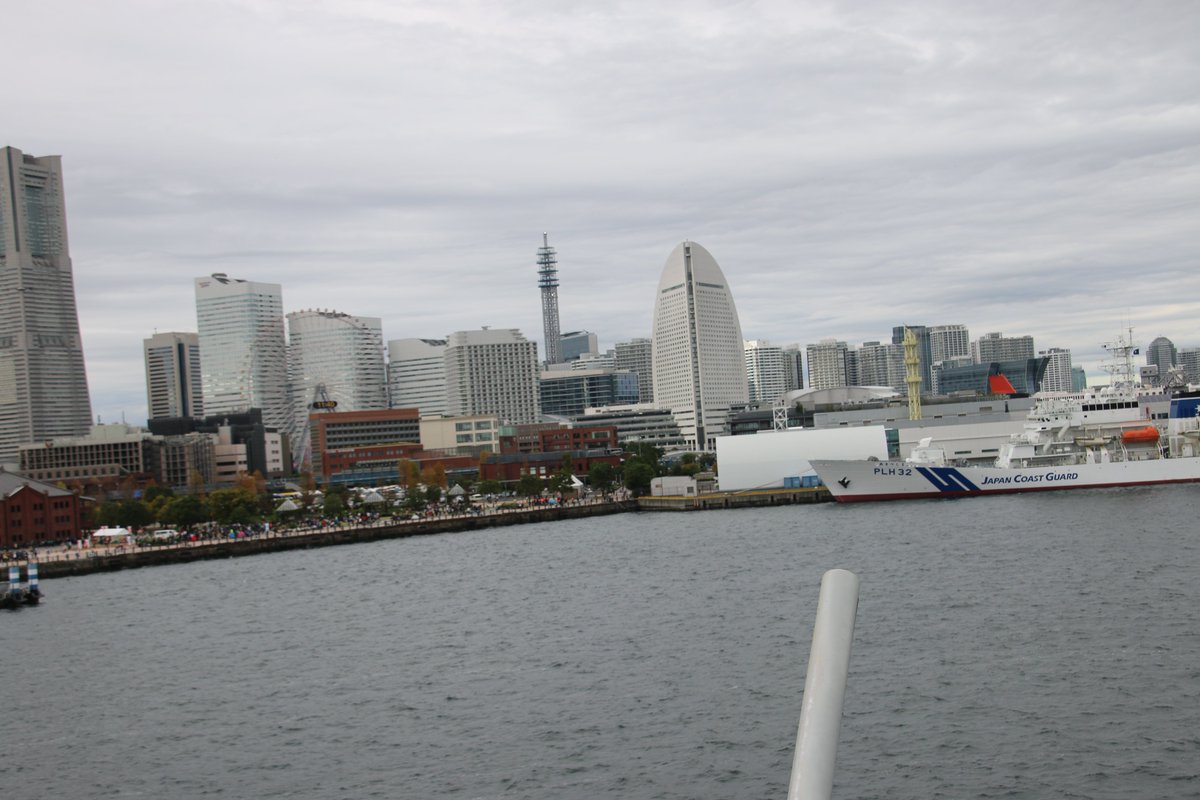 Phantom2577's tweet photo. 11/11 推しに会う旅AM編
推しがランウェイ歩くと聞いて大さん橋ホールへ行ってきました✨
綺麗だった☺️ https://t.co/w68n7t8TiS