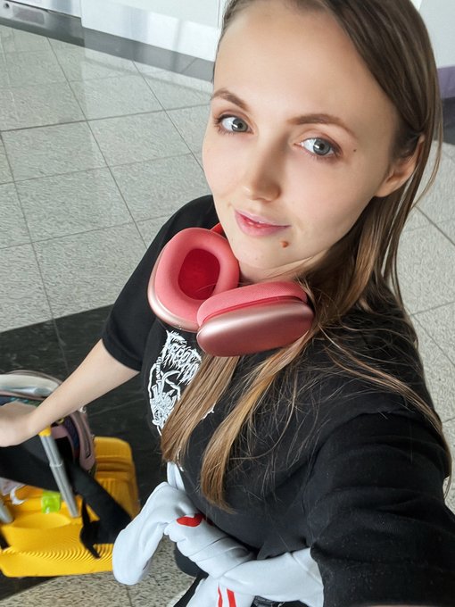 I want to go to Japan, but I'm flying home https://t.co/ZBET9HLRaU
