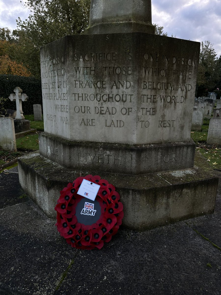It was such a pleasure to welcome the <a href="/BritishArmy/">British Army 🇬🇧</a> 1st Battalion <a href="/GuardsReserve/">London Guards Army Reserve</a> (Ypres Coy) to Richmond Cemetery to care for the <a href="/CWGC/">Commonwealth War Graves</a> casualties and to pay their respects after. Thanks for your hard work!

Know a group that would like to do the same in London, please DM me!