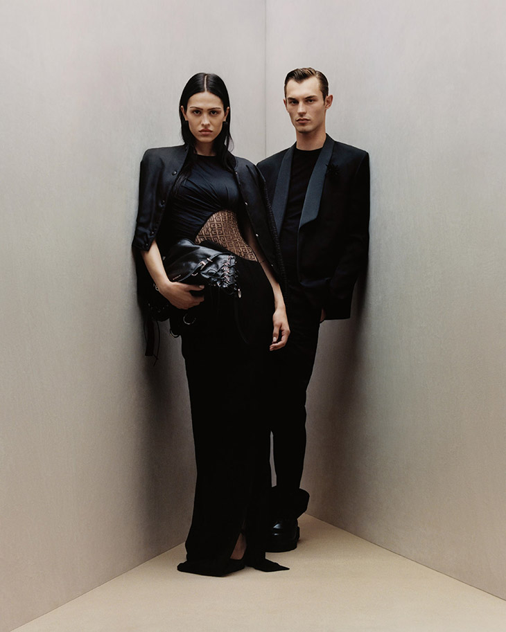 designscene's tweet photo. Top models #AmeliaGray and #KitButler star in #Givenchy's Holiday 2023 campaign: https://t.co/TEMfA9Rop2
©GIVENCHY, Photography by Tyler Mitchell https://t.co/4VAVFzb2U1