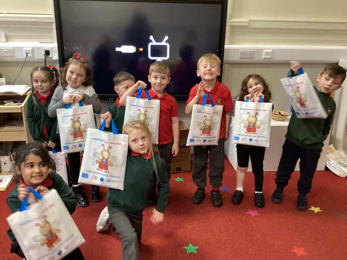 ShottsStPats's tweet image. P2/1 were very excited to receive their Bookbug and Read Write Count bags today! #ReadWriteCount #scottishbooktrust