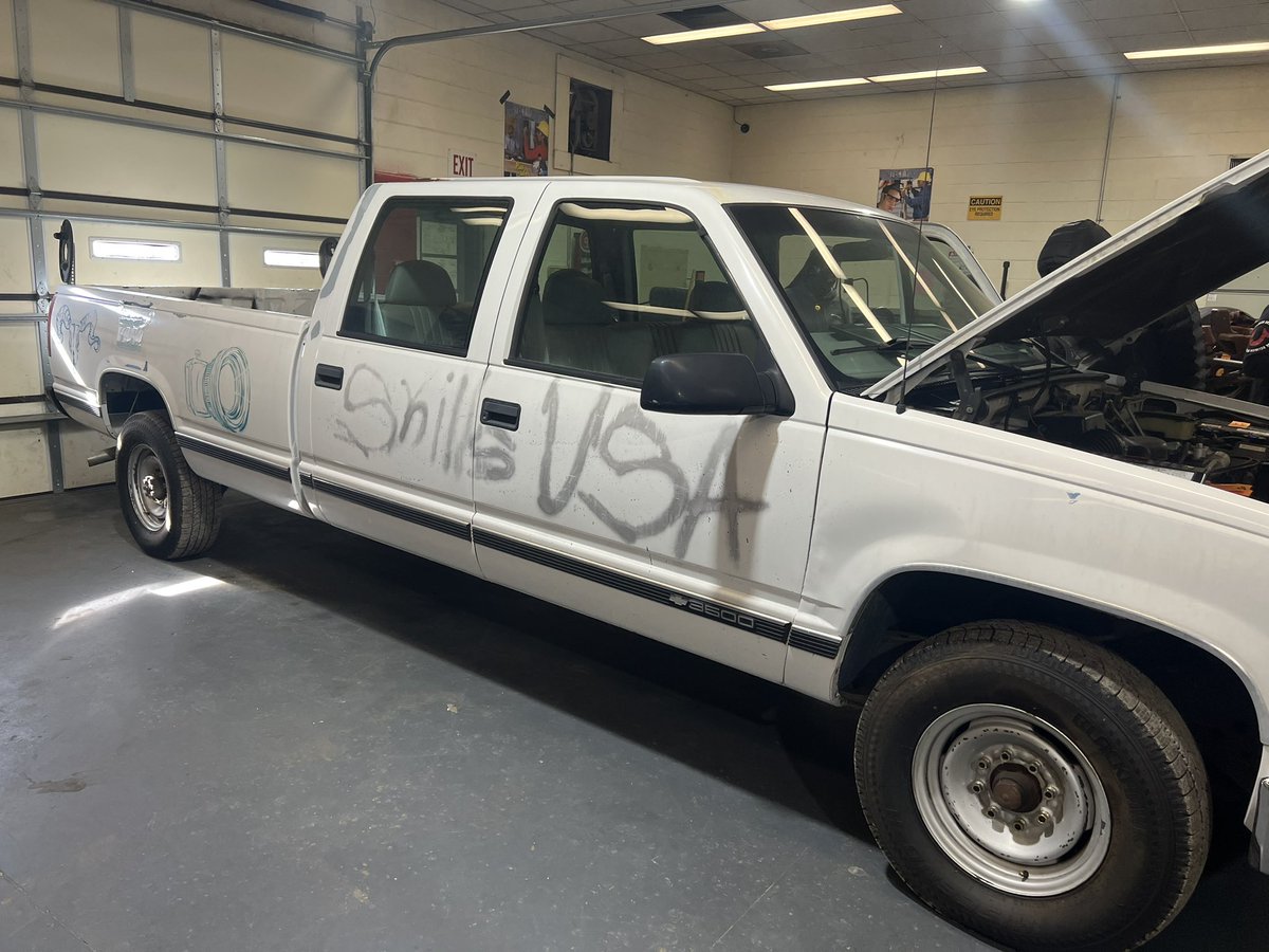 Ali Lewis tweet media