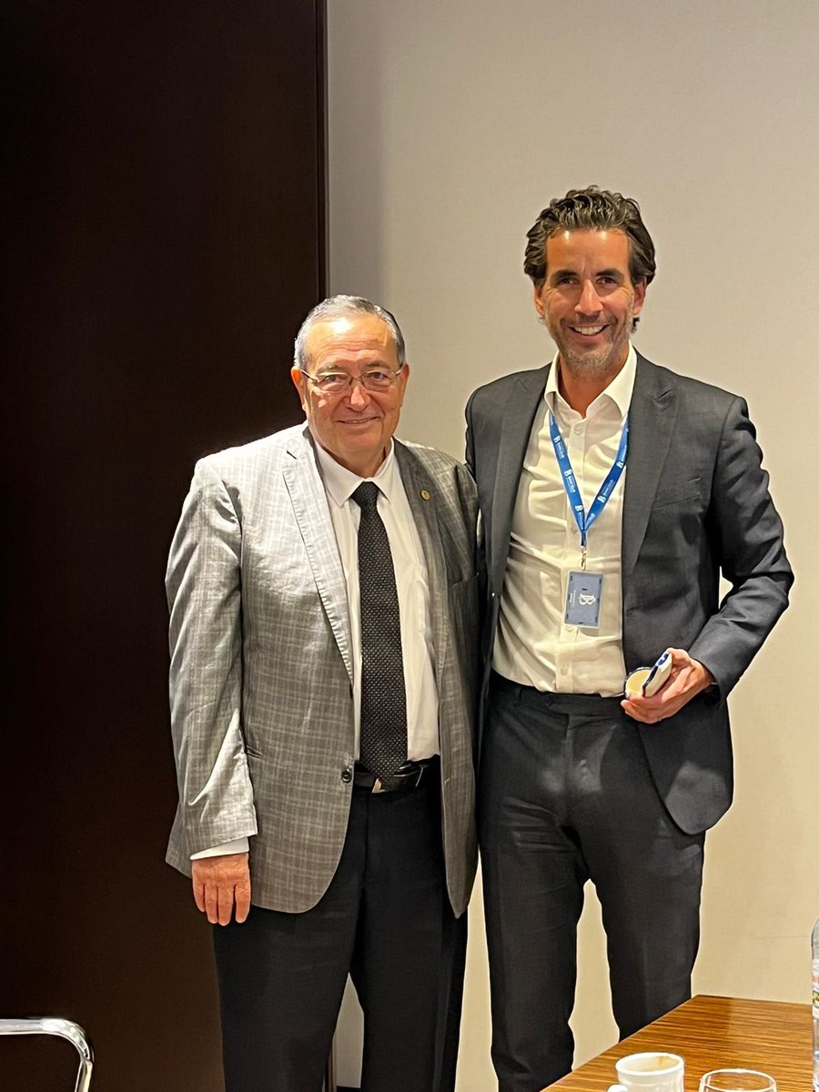 UNIVAGlobal's tweet photo. El día de ayer, el Pbro. Lic. Francisco Ramírez Yáñez, Rector del #SistemaUNIVA, firmó el convenio de cooperación académica entre nuestra institución y la @Fundbarcelo en Buenos Aires, Argentina 🇦🇷.

¡Enhorabuena! 🇦🇷 🤝🏻 🇲🇽

#UNIVAGlobal https://t.co/9cFgJviwtH