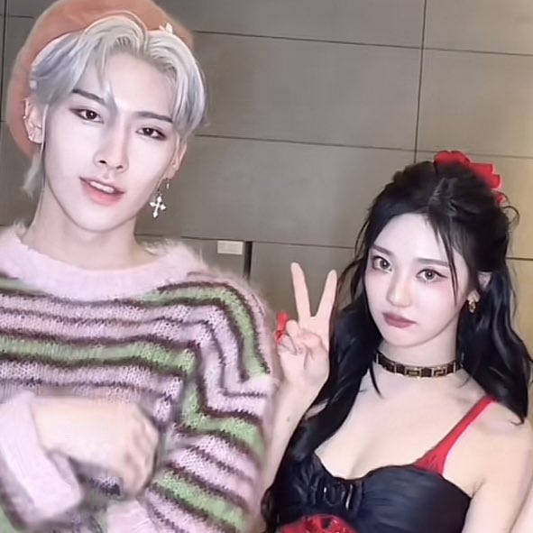 haeshion's tweet photo. real barbie and monster high https://t.co/0wuFgypD3e