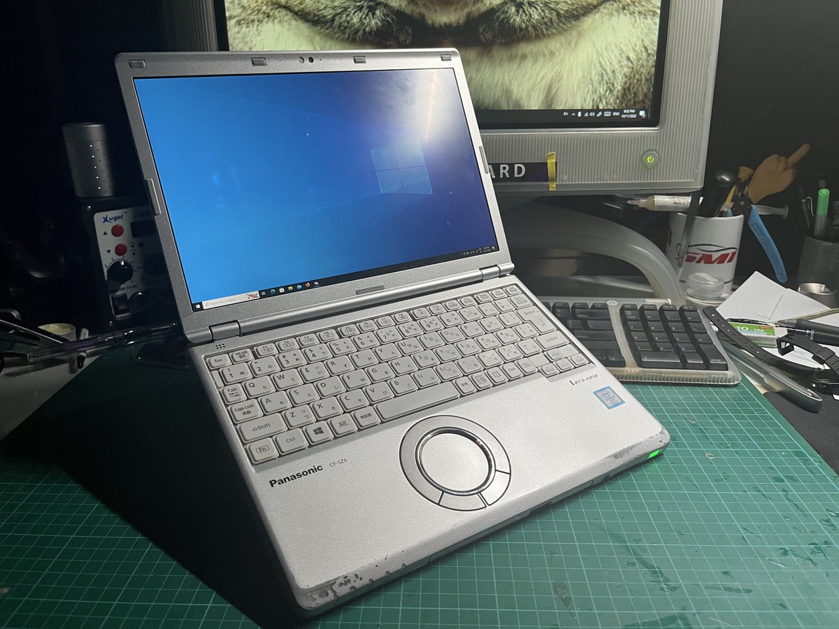 Cheese06909689's tweet photo. And now for the latest addition to my roster, the very light and very hot Panasonic Lets Note CF-SZ6. This particular model sports a 7th gen i5 7300u paired with 8gigs of ram, perfectly adequate, which it had better be since its soldered. https://t.co/4HIcCftd8c